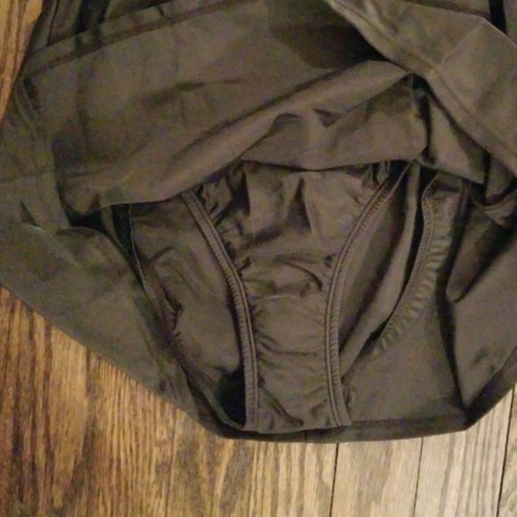 One piece- Black bathing suit - Picture 3 of 4